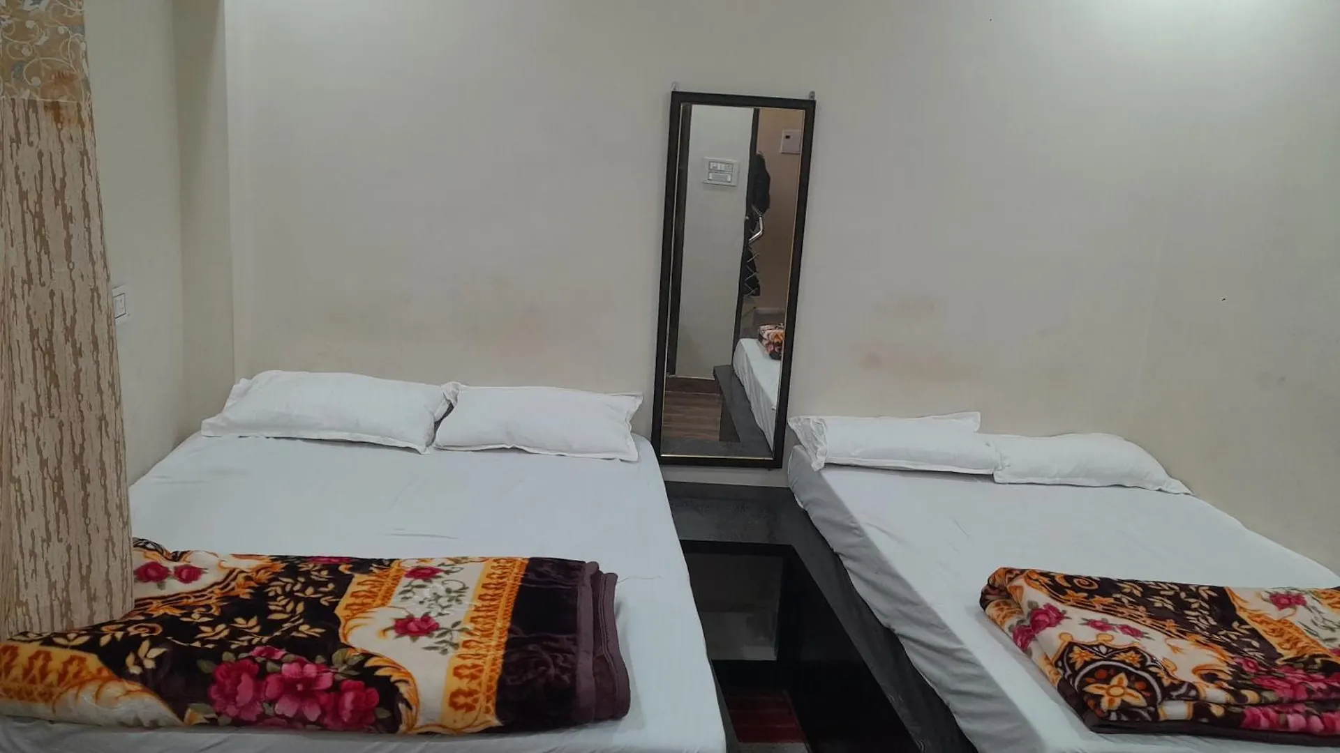 Amar Paying Guest House Varanasi