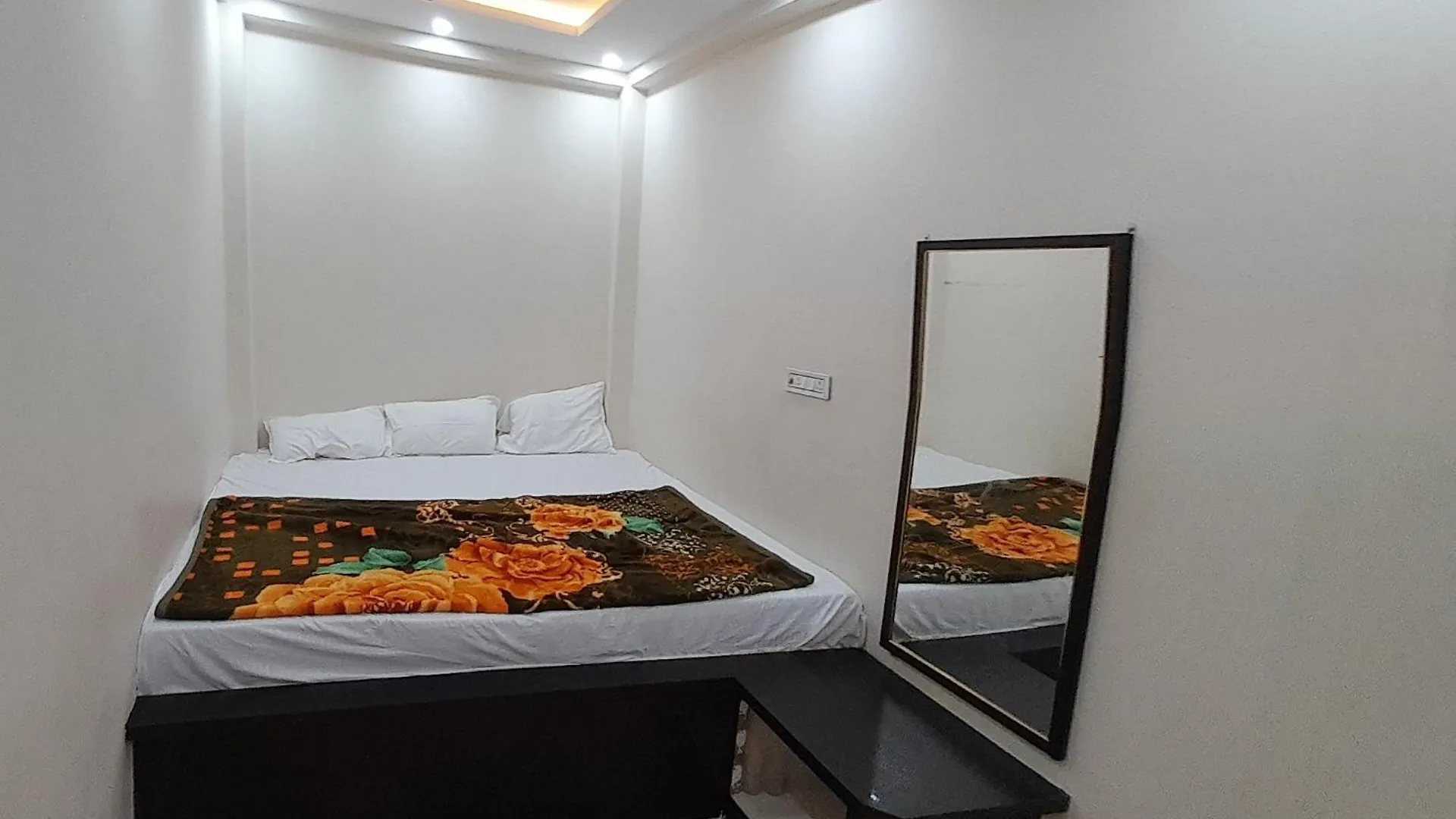 Amar Paying Guest House Varanasi