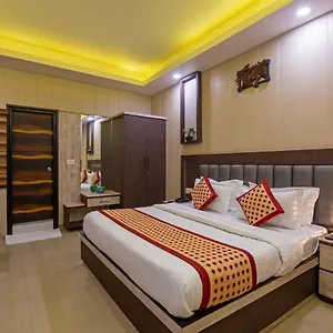 https://mahajan-international.hotelsdelhi.org